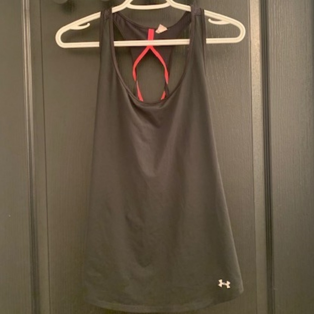 Under Armour black exercise tank with twist strap